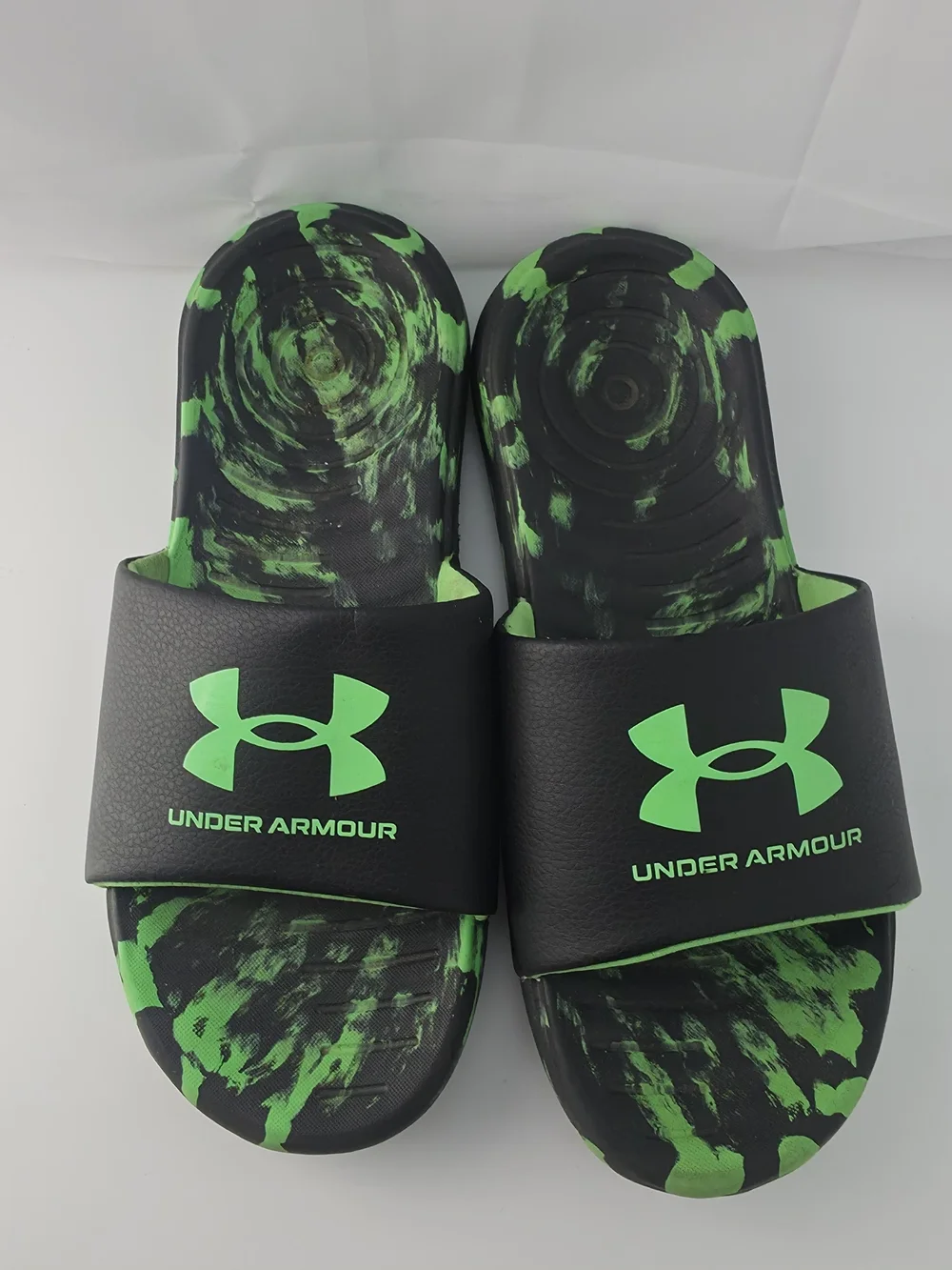 Under Armour Kids Black & Neon Green Slide Sandals Size 5